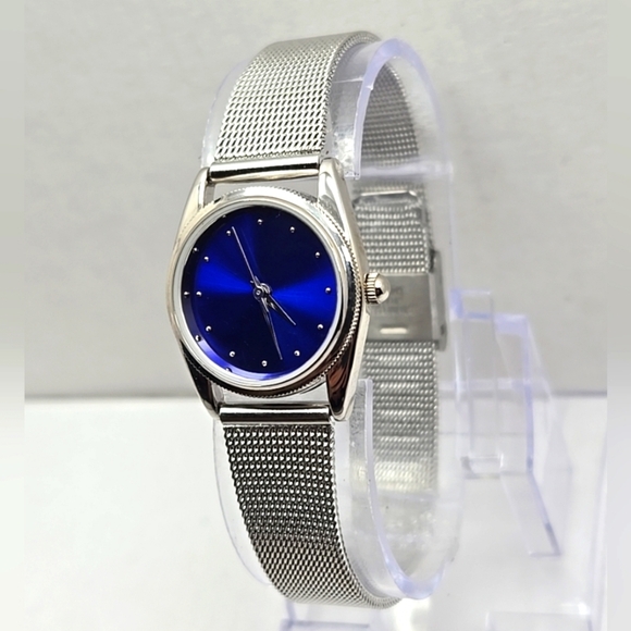 Womens Wings Giorgio Beverly Hills Watch Royal Blue Mesh Band SS New Battery - Picture 2 of 9